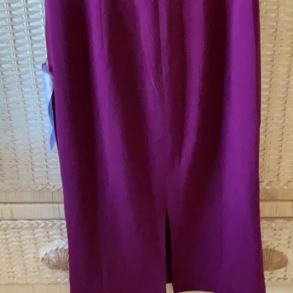 Bailey Dress
DRESS THE POPULATION NWT - Picture 13 of 14